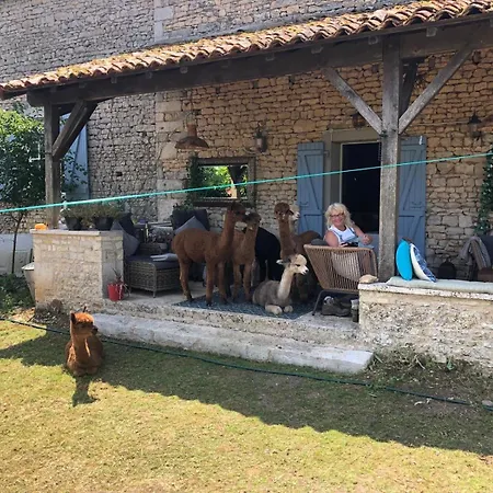 Nana Mac D'hotes Limalonges